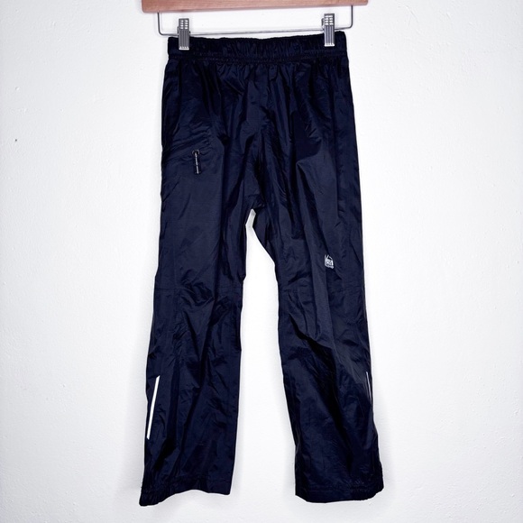 REI Kids Black Rain Pants Size XS 6/7 EUC - Picture 1 of 10